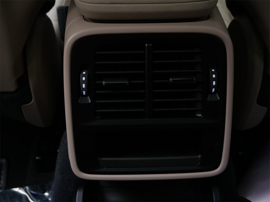 Thumbnail: 2023 Porsche Taycan - 19