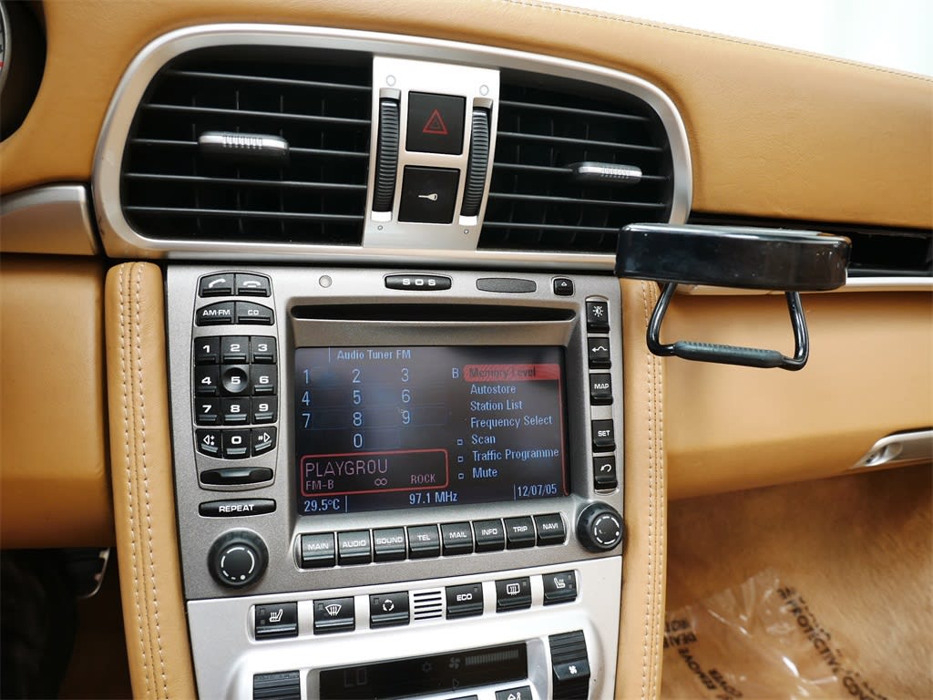 Thumbnail: 2007 Porsche 911 - 7