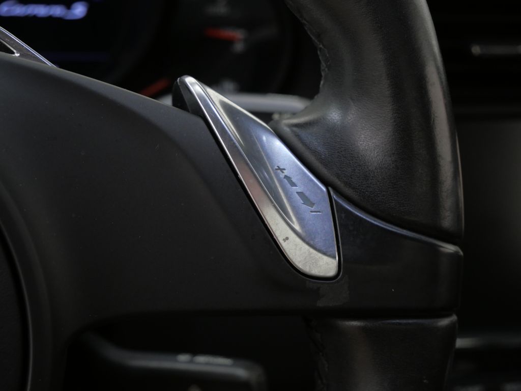 Thumbnail: 2013 Porsche 911 - 21