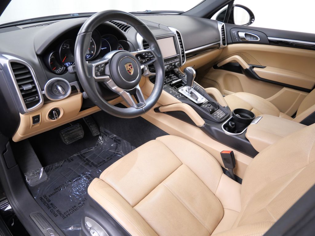 Thumbnail: 2016 Porsche Cayenne - 2