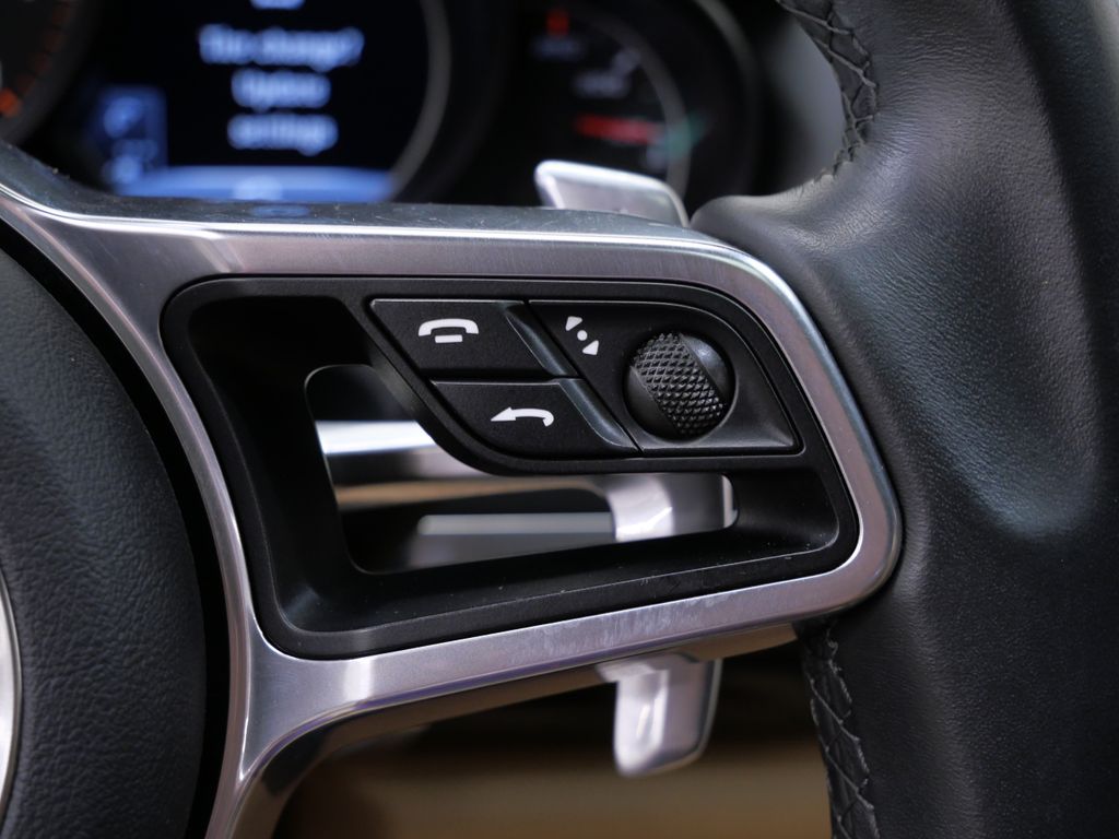 Thumbnail: 2016 Porsche Cayenne - 21