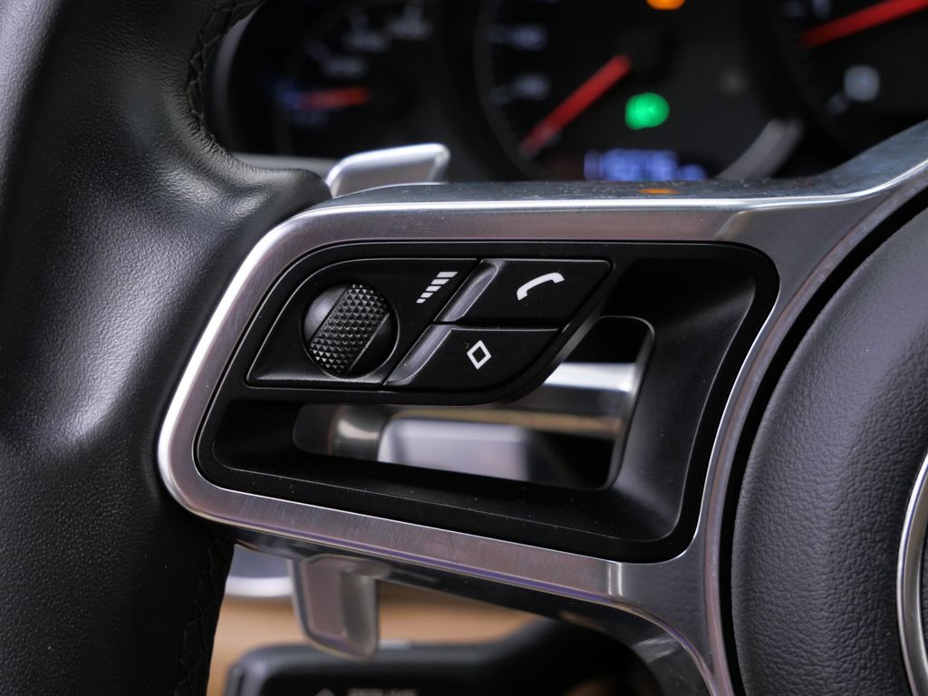 Thumbnail: 2016 Porsche Cayenne - 20