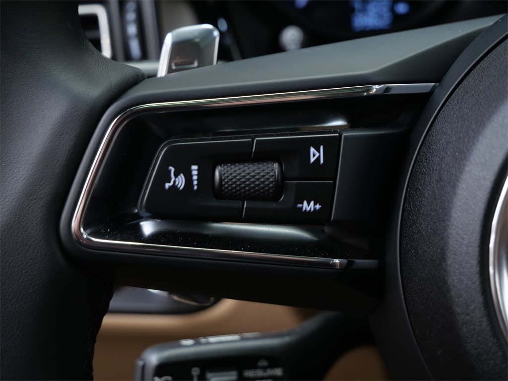 Thumbnail: 2025 Porsche Macan - 24