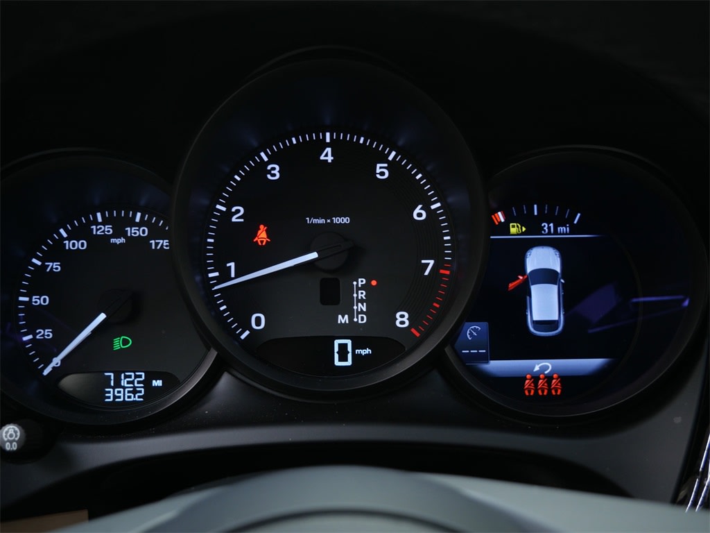 Thumbnail: 2025 Porsche Macan - 12