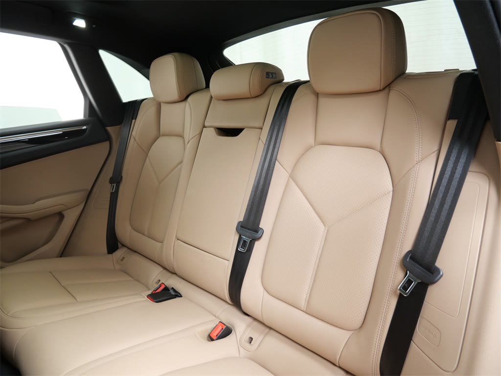 Thumbnail: 2025 Porsche Macan - 9