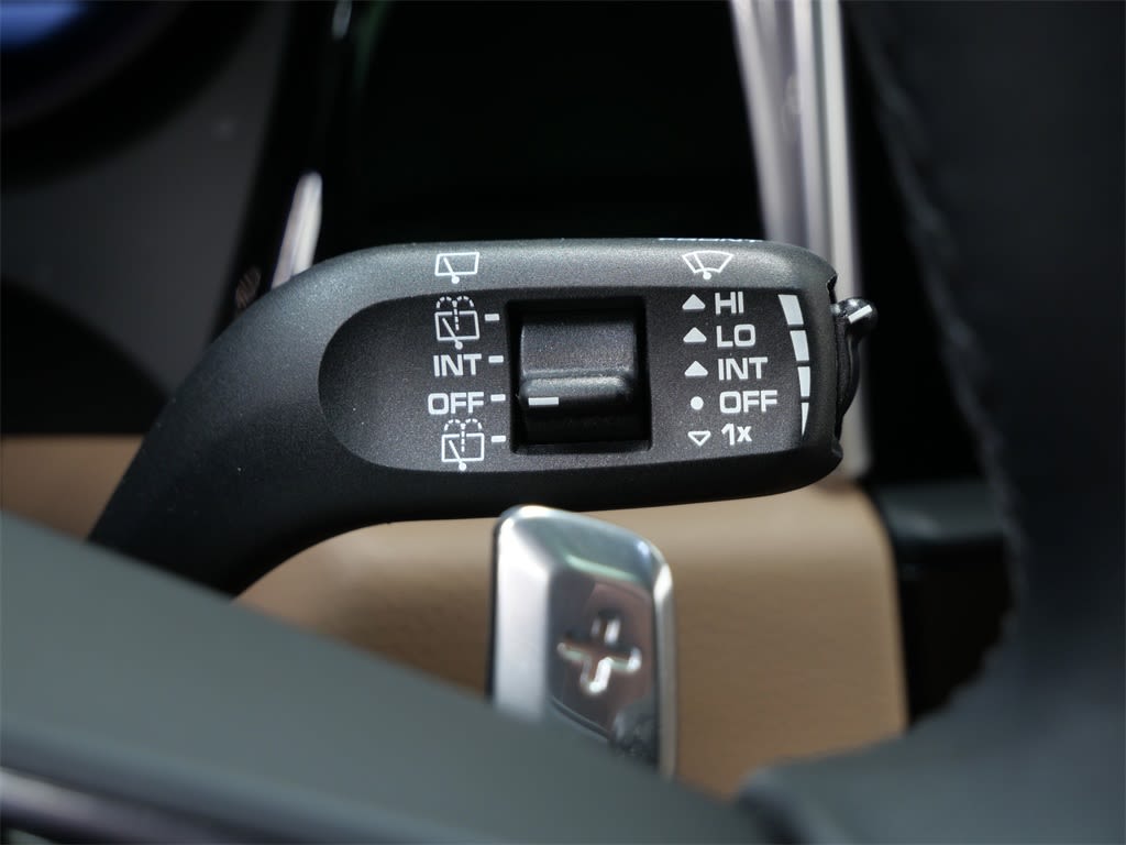 Thumbnail: 2025 Porsche Macan - 26