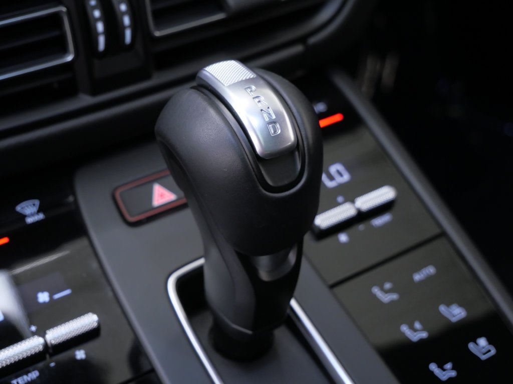 Thumbnail: 2026 Porsche Macan - 24