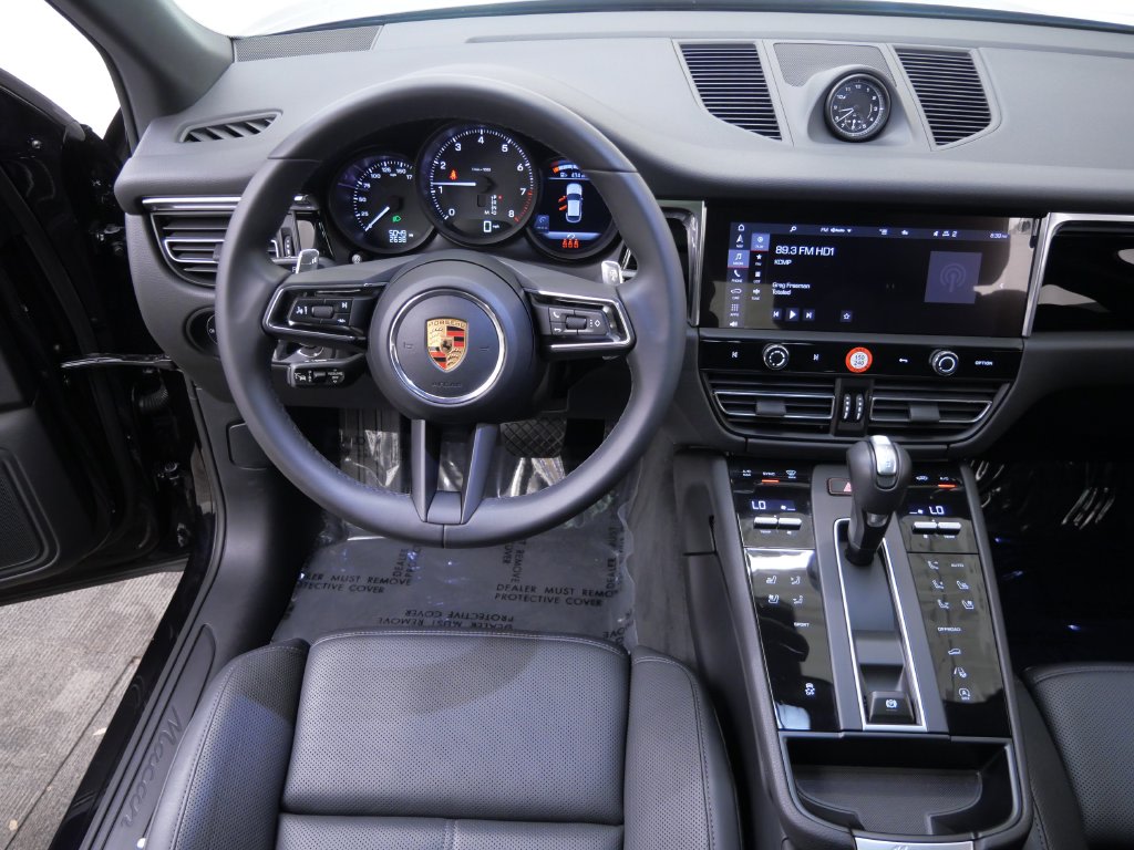Thumbnail: 2026 Porsche Macan - 2