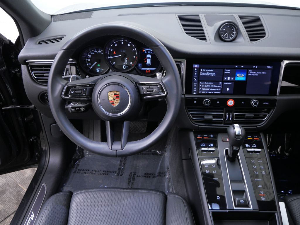 Thumbnail: 2026 Porsche Macan - 6