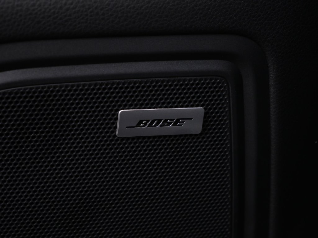 Thumbnail: 2026 Porsche Macan - 20