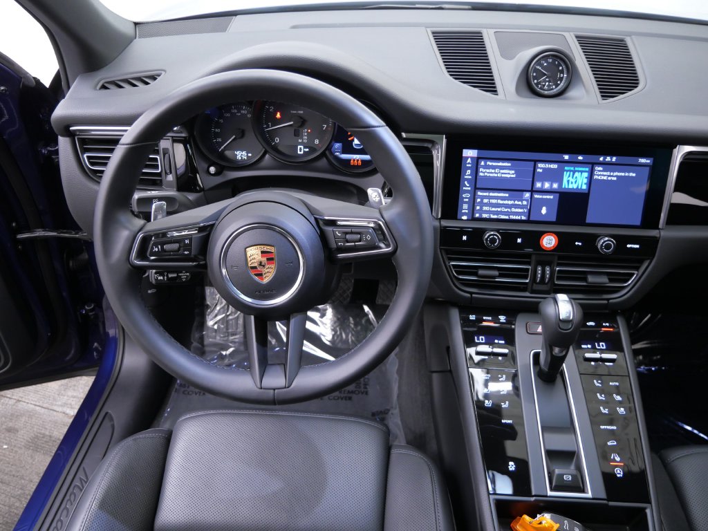 Thumbnail: 2026 Porsche Macan - 6