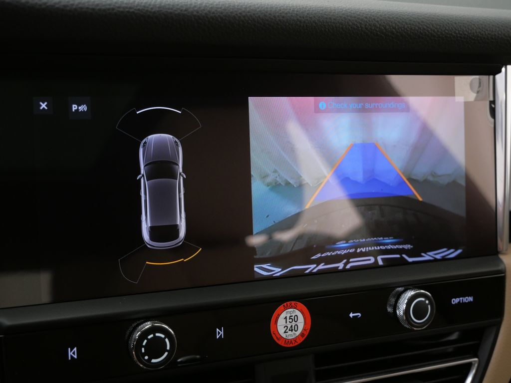 Thumbnail: 2026 Porsche Macan - 27