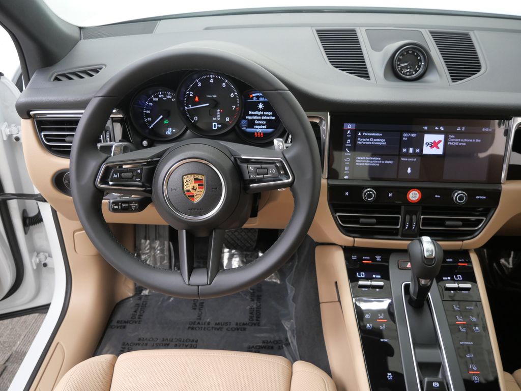 Thumbnail: 2026 Porsche Macan - 6
