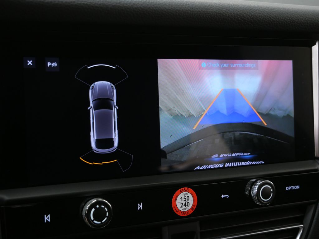 Thumbnail: 2023 Porsche Macan - 27