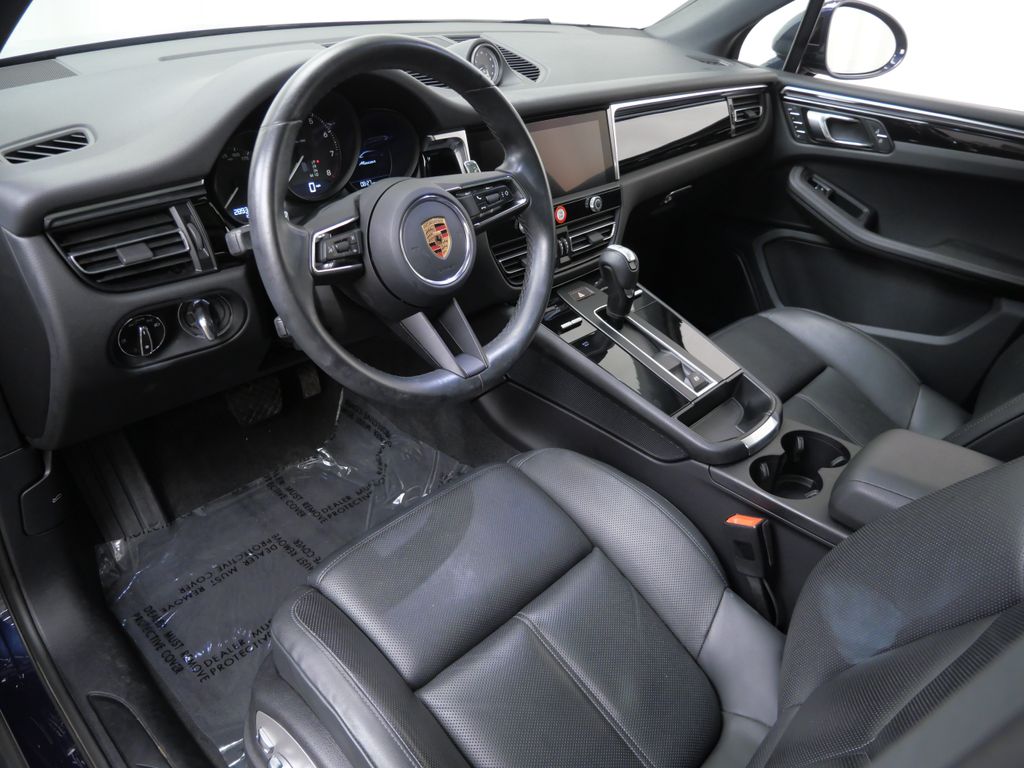 Thumbnail: 2023 Porsche Macan - 2