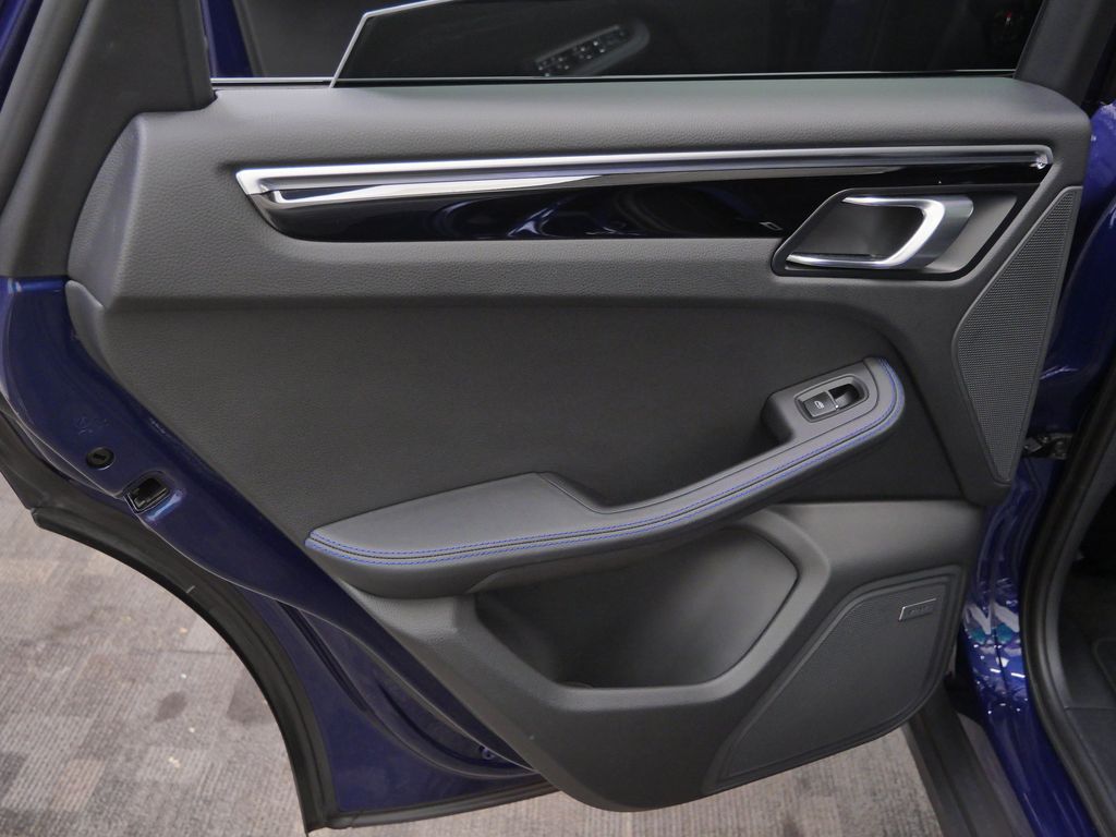 Thumbnail: 2024 Porsche Macan - 17