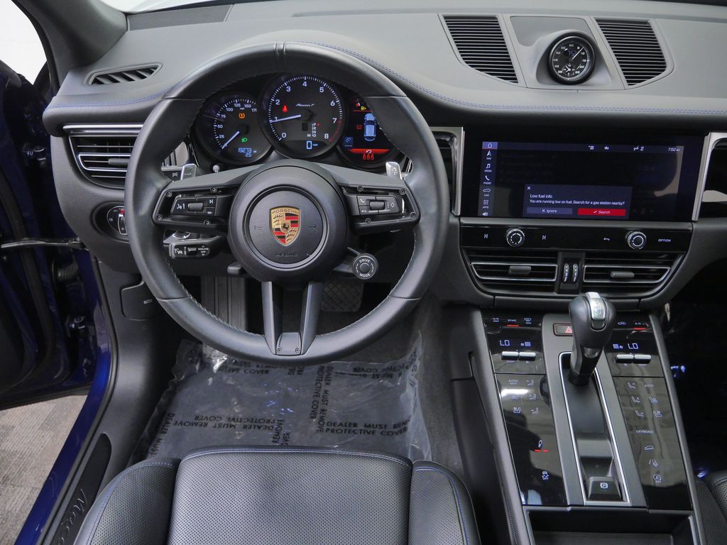 Thumbnail: 2024 Porsche Macan - 6