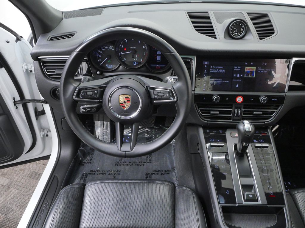 Thumbnail: 2024 Porsche Macan - 2