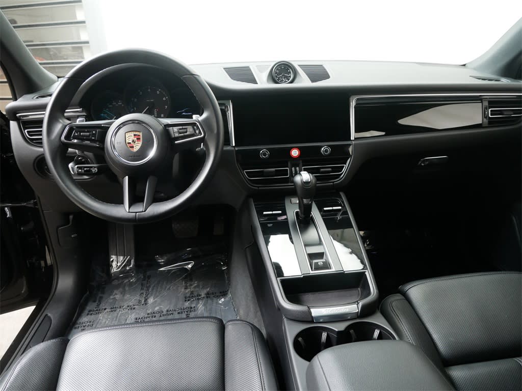 2024 Porsche Macan Base 8