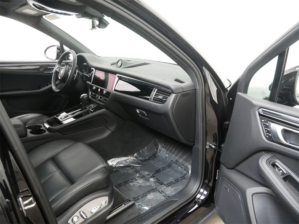 2024 Porsche Macan Base 10