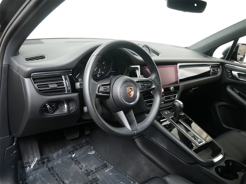 2024 Porsche Macan Base 2