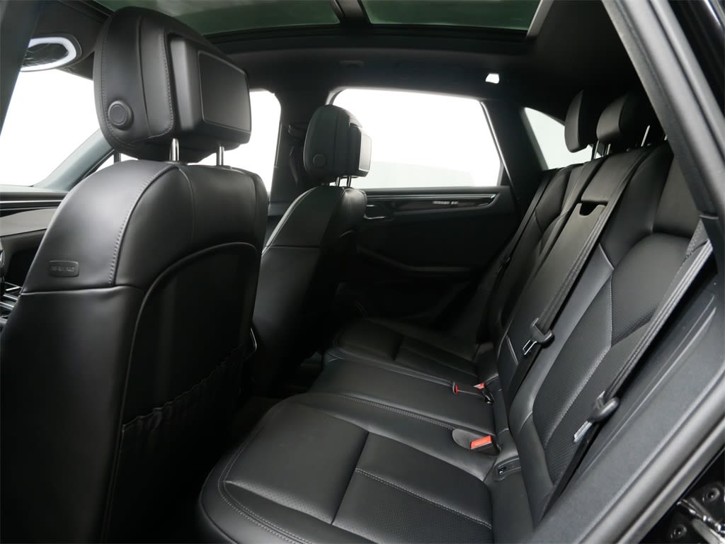 2024 Porsche Macan Base 11