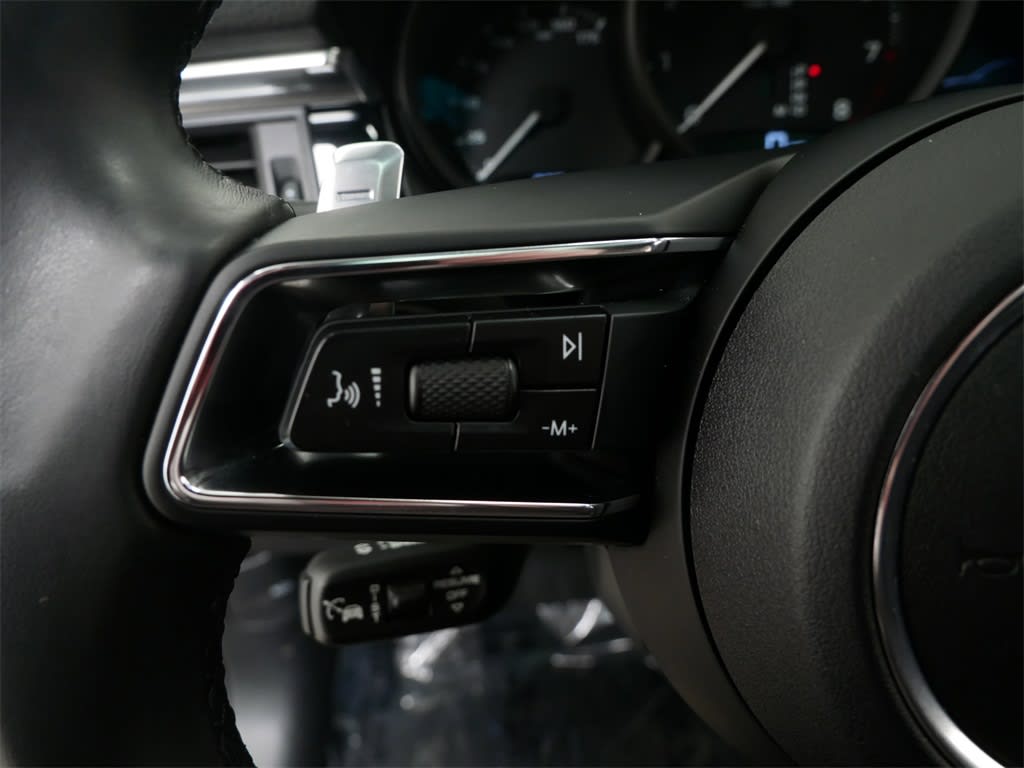 2024 Porsche Macan Base 24