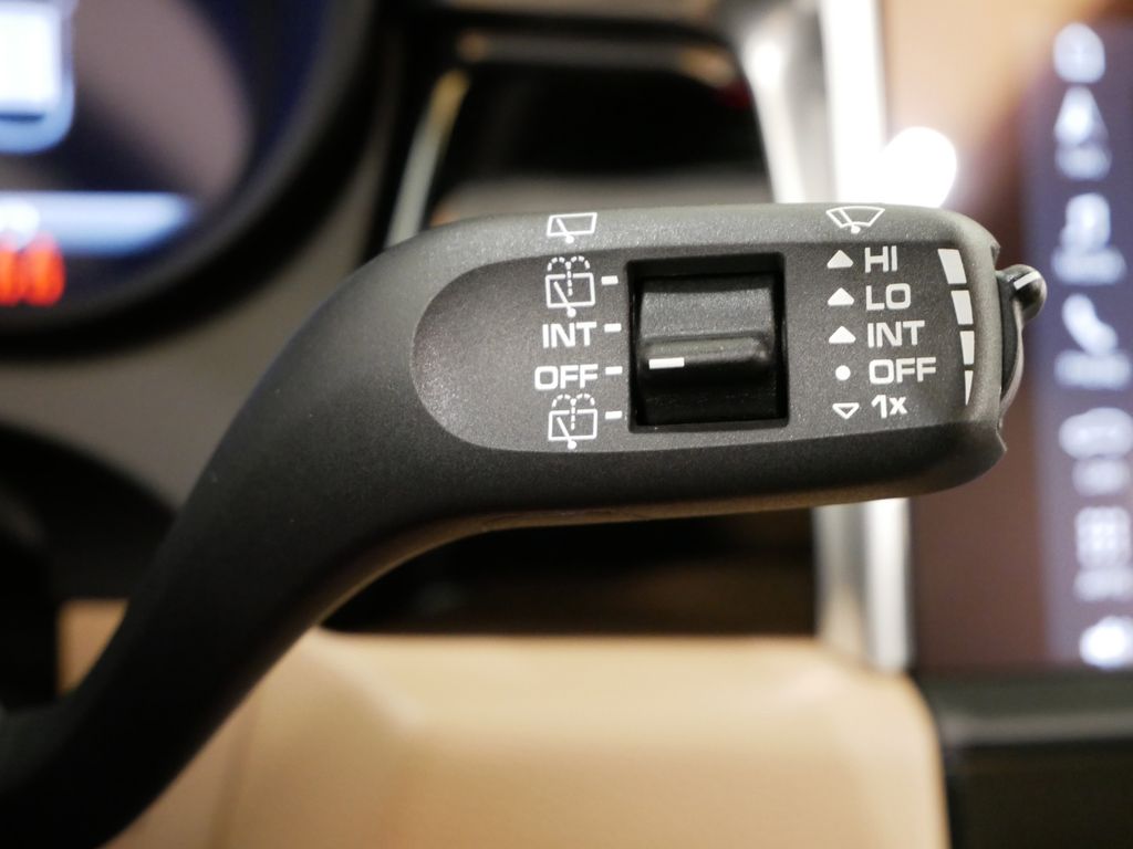 Thumbnail: 2025 Porsche Macan - 23