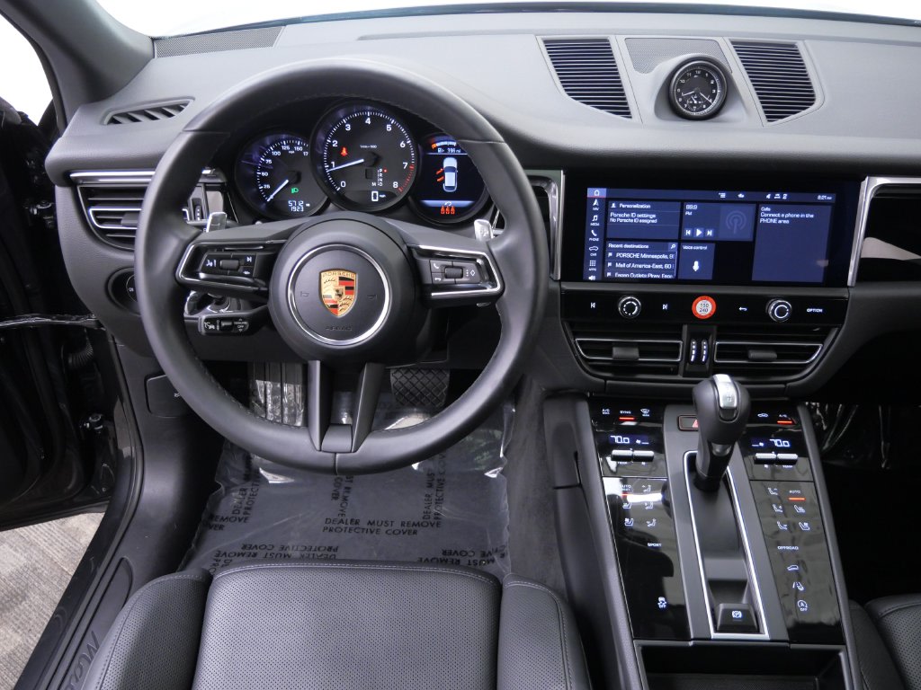 Thumbnail: 2026 Porsche Macan - 6