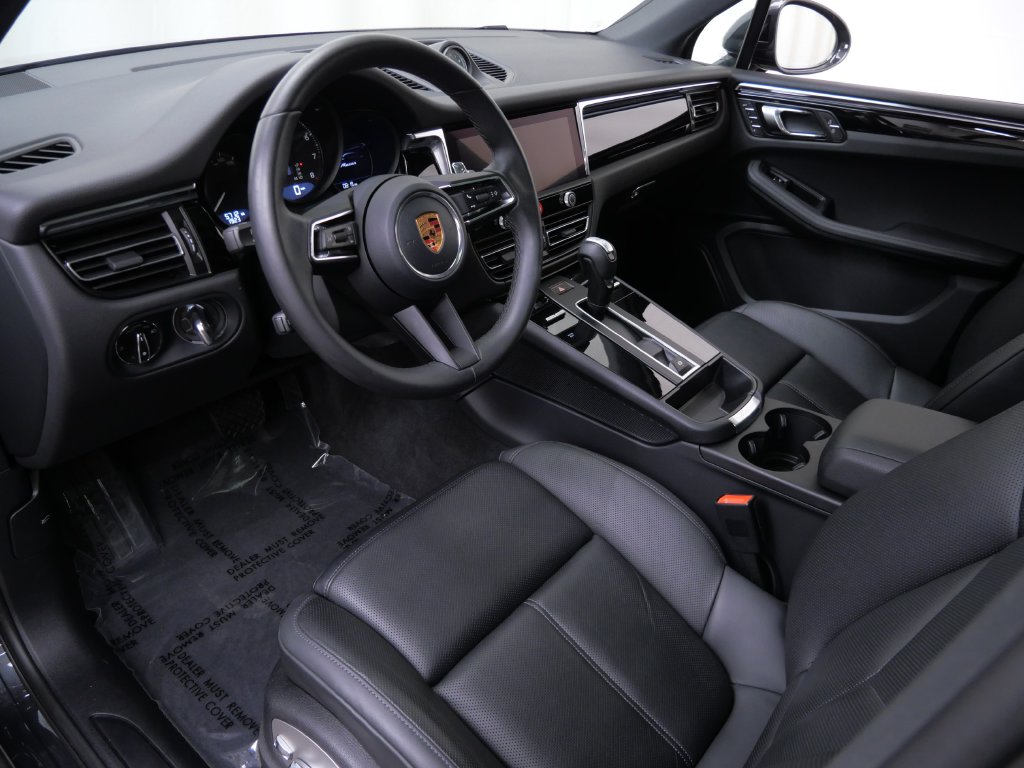 Thumbnail: 2026 Porsche Macan - 2