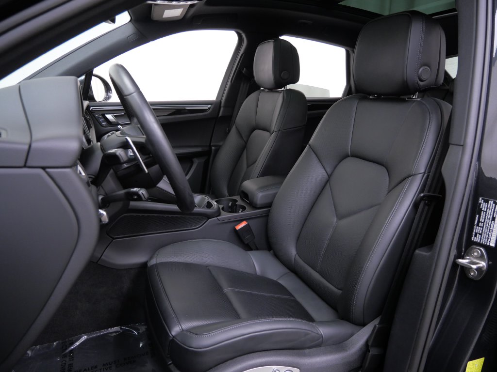 Thumbnail: 2026 Porsche Macan - 7
