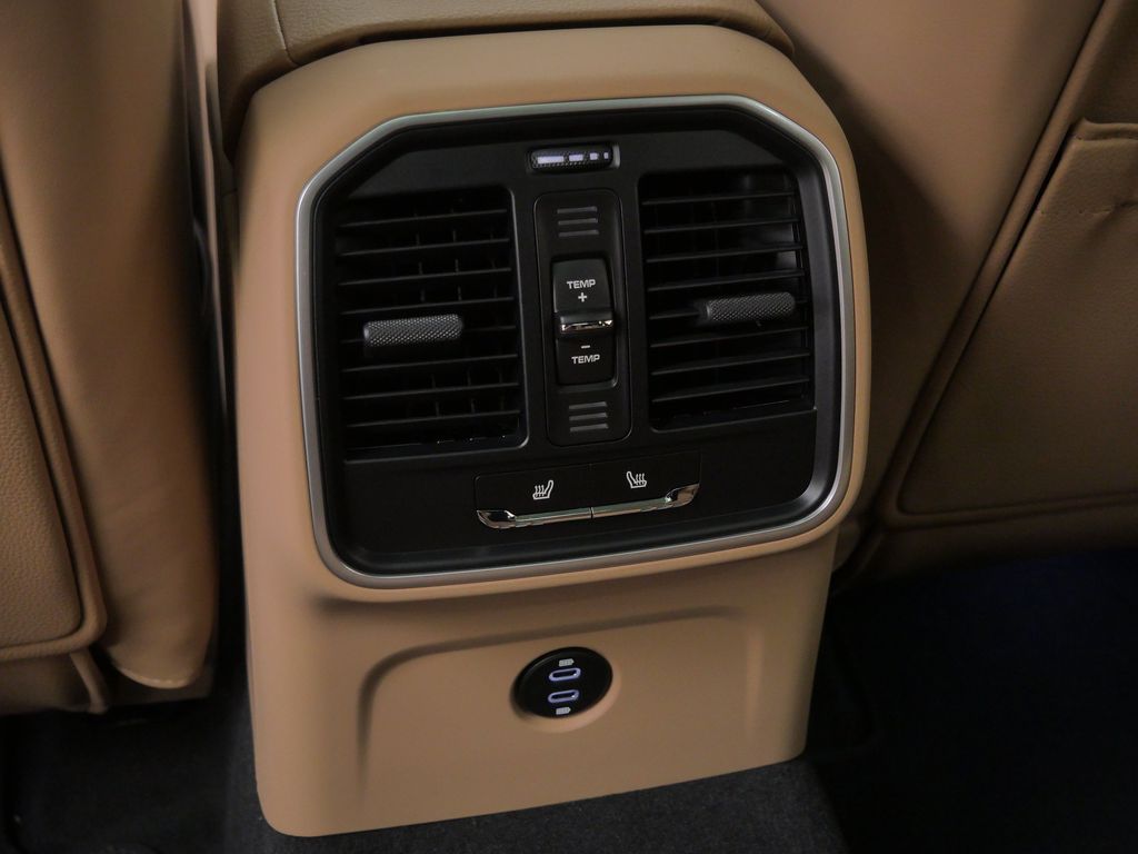 Thumbnail: 2026 Porsche Macan - 19