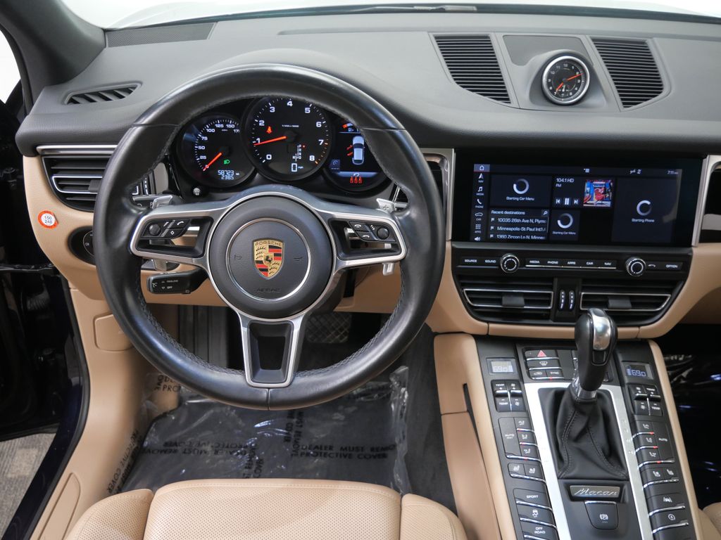 Thumbnail: 2020 Porsche Macan - 6