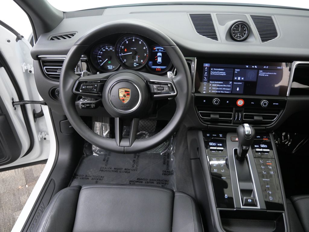 Thumbnail: 2026 Porsche Macan - 6