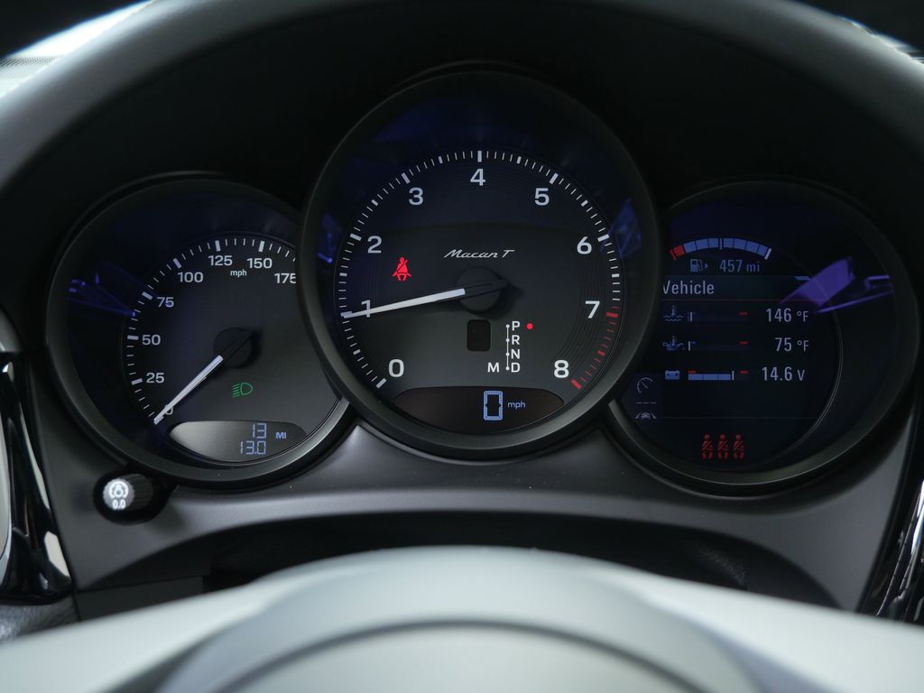 Thumbnail: 2026 Porsche Macan - 12