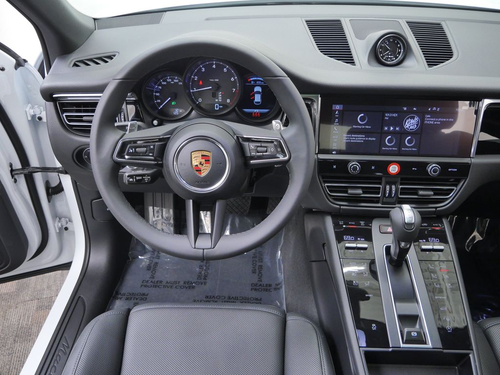 Thumbnail: 2026 Porsche Macan - 2
