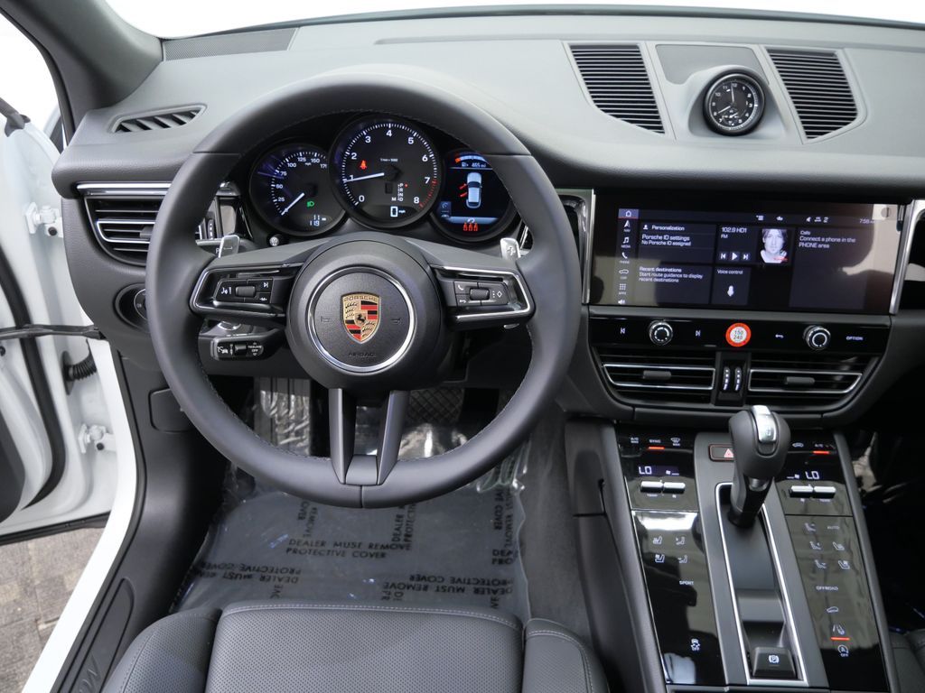 Thumbnail: 2026 Porsche Macan - 6
