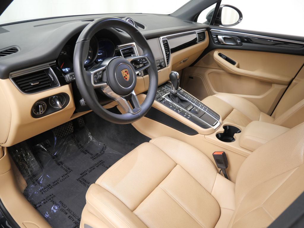 Thumbnail: 2018 Porsche Macan - 2