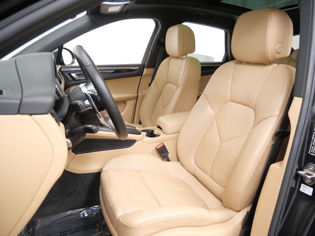 Thumbnail: 2018 Porsche Macan - 8