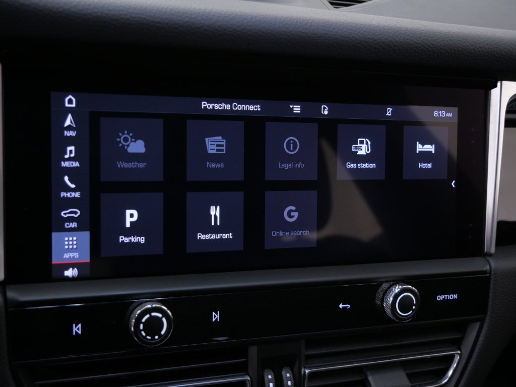 Thumbnail: 2023 Porsche Macan - 25