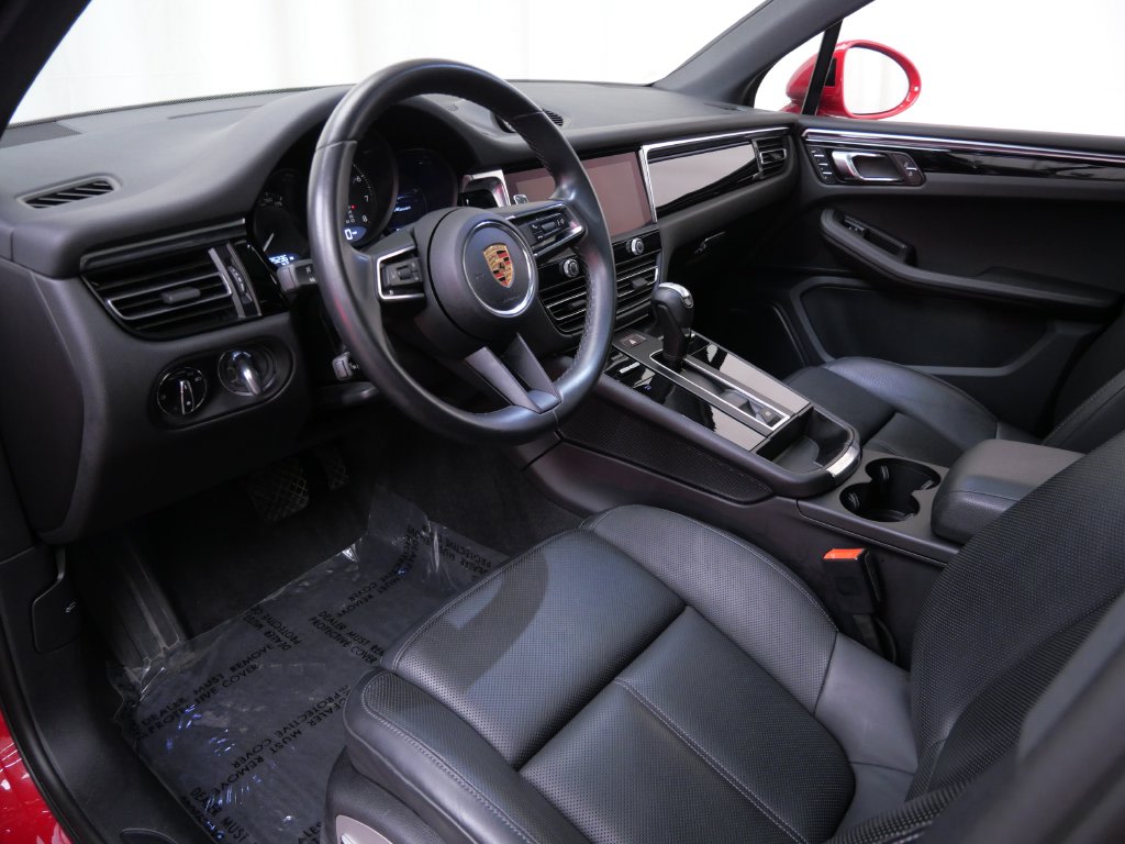 Thumbnail: 2023 Porsche Macan - 2