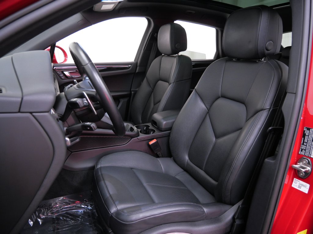 Thumbnail: 2023 Porsche Macan - 7