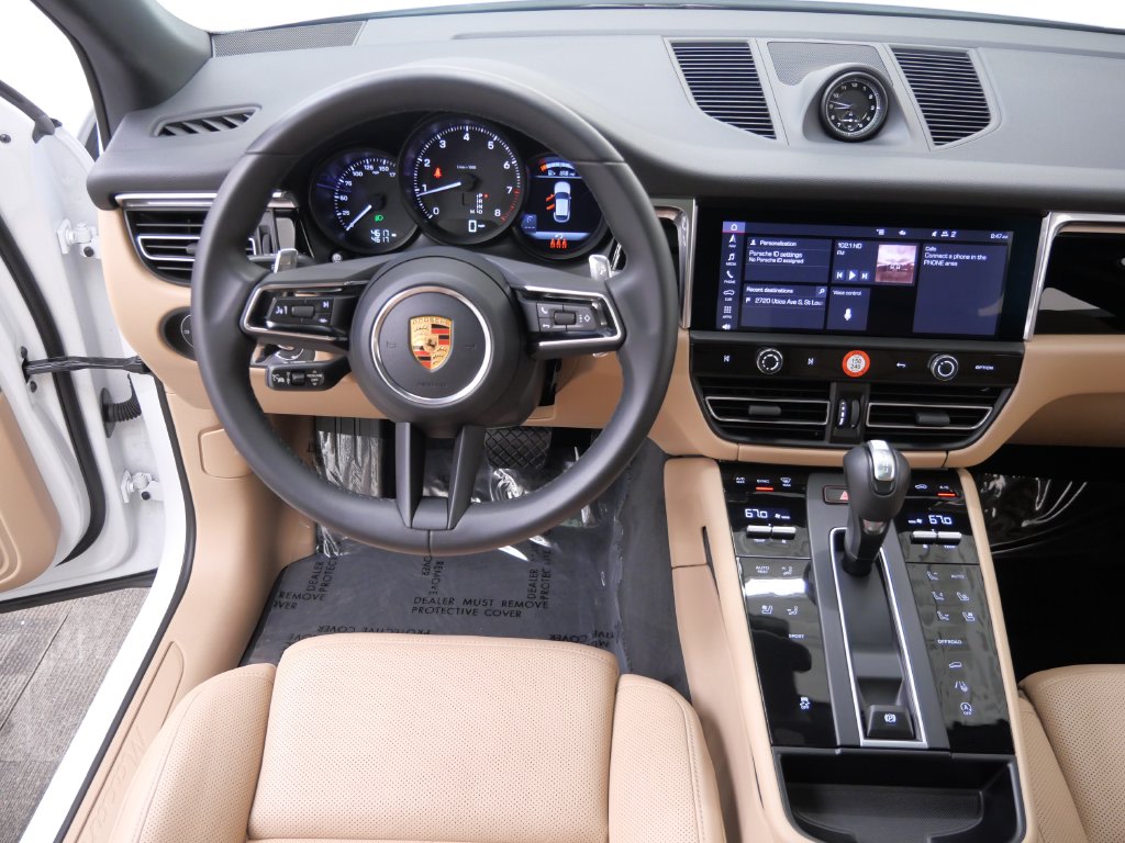 Thumbnail: 2026 Porsche Macan - 6
