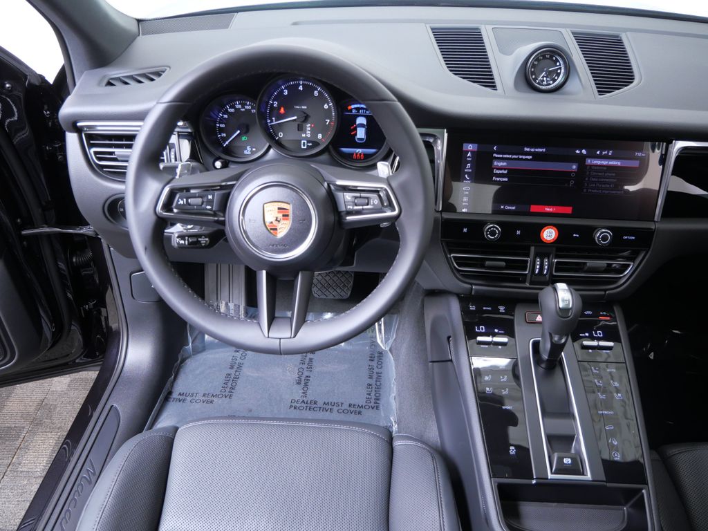 Thumbnail: 2026 Porsche Macan - 6