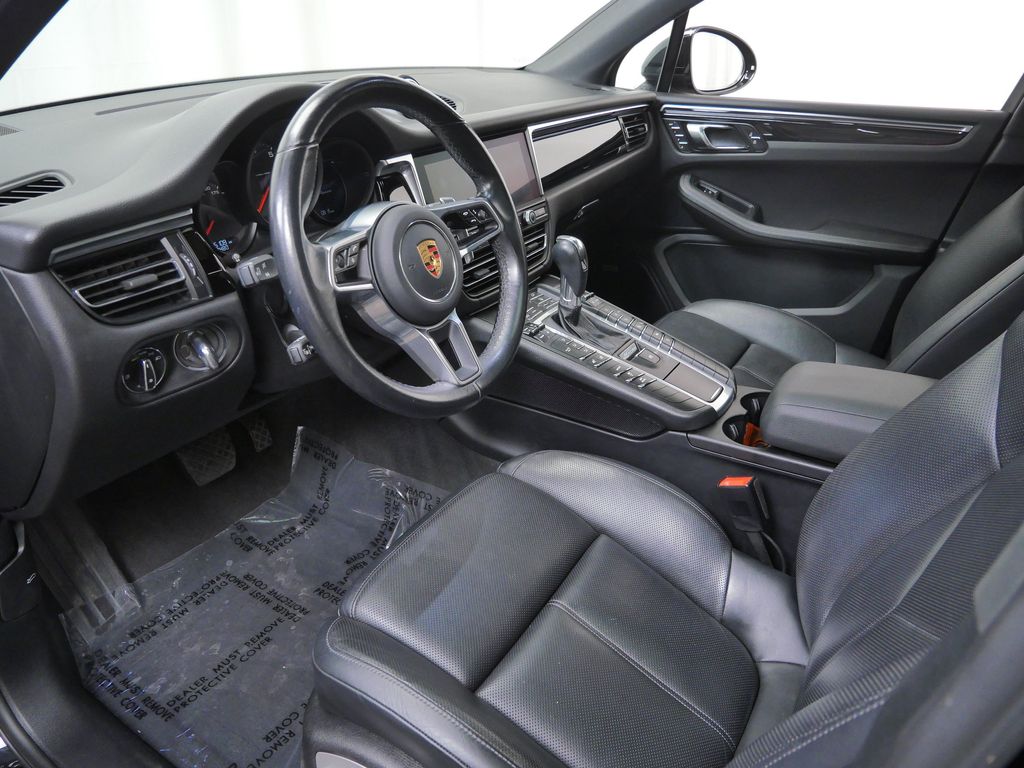 Thumbnail: 2021 Porsche Macan - 2
