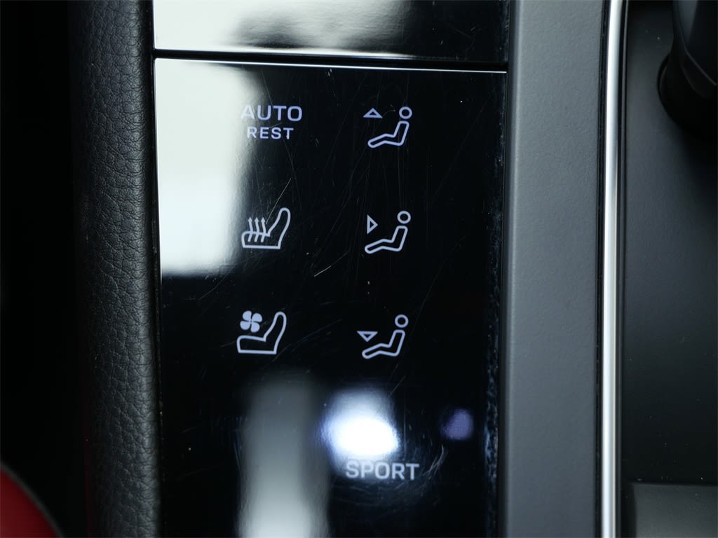 Thumbnail: 2022 Porsche Macan - 28