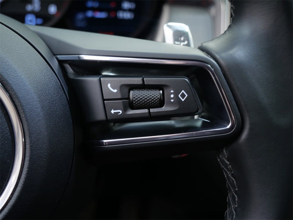 Thumbnail: 2022 Porsche Macan - 22