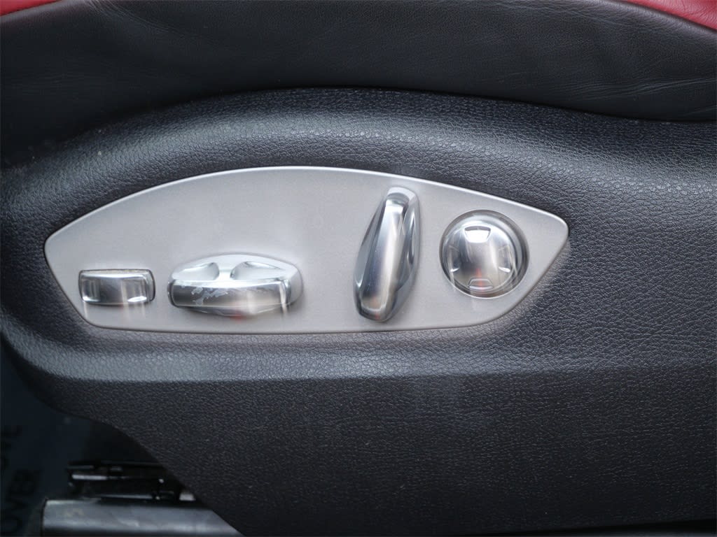 Thumbnail: 2022 Porsche Macan - 16