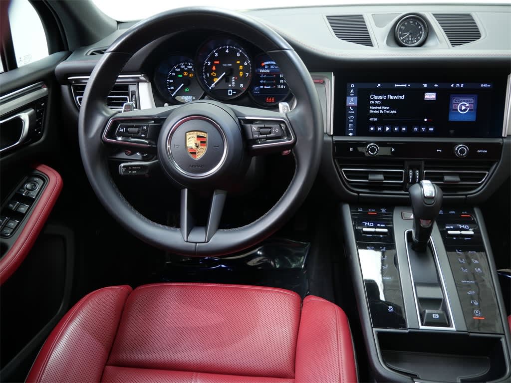 Thumbnail: 2022 Porsche Macan - 6