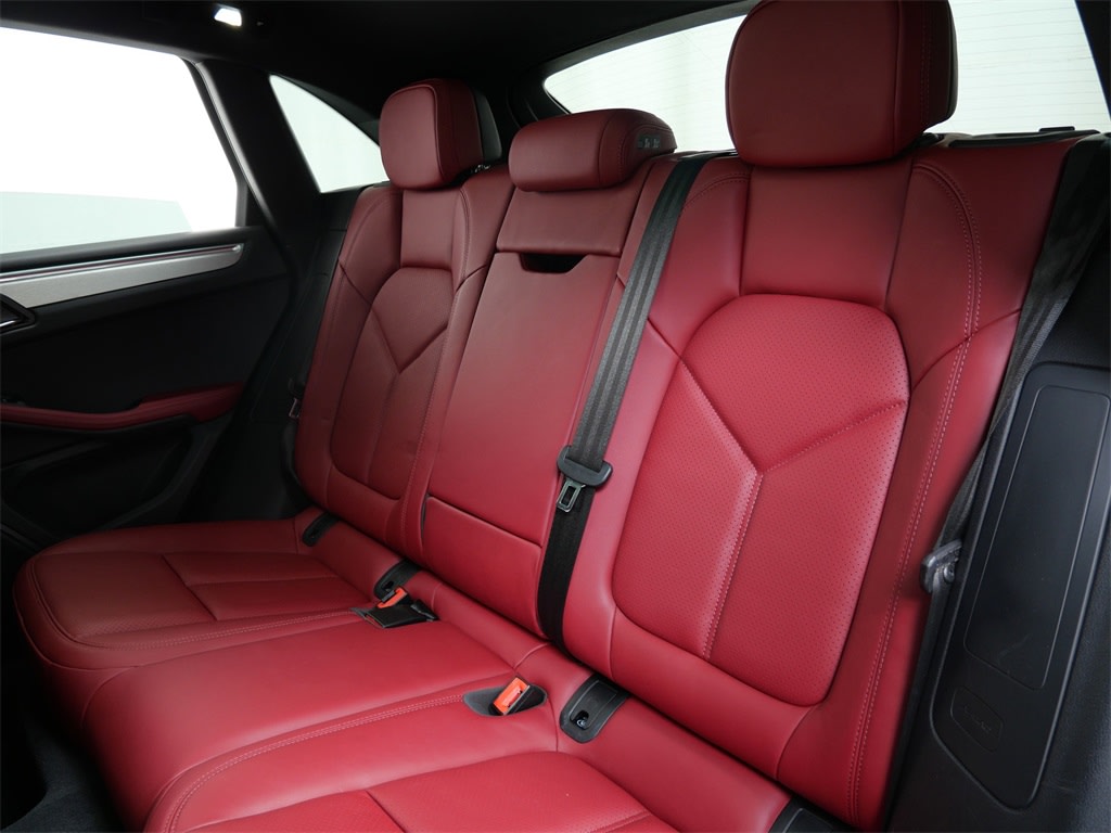 Thumbnail: 2022 Porsche Macan - 8